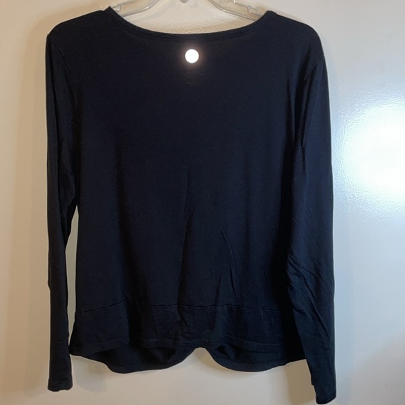 Torrid long sleeve active wear cropped top with twist front - Picture 4 of 5